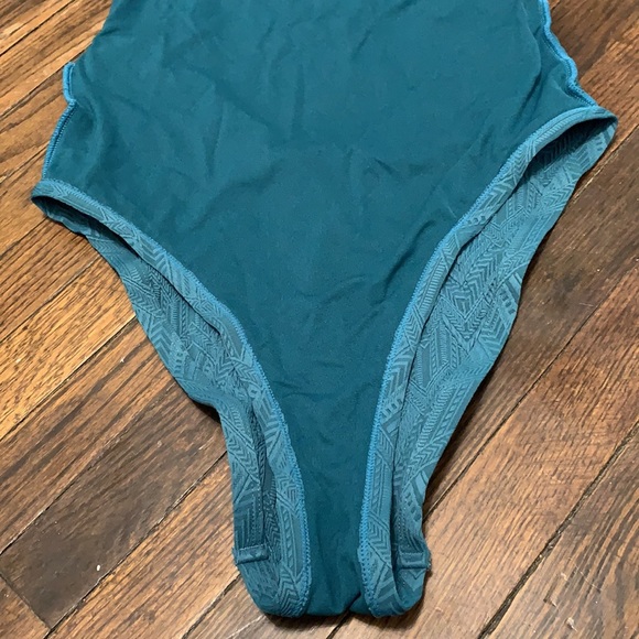 Piha one piece suit. Size 8. - Picture 9 of 16